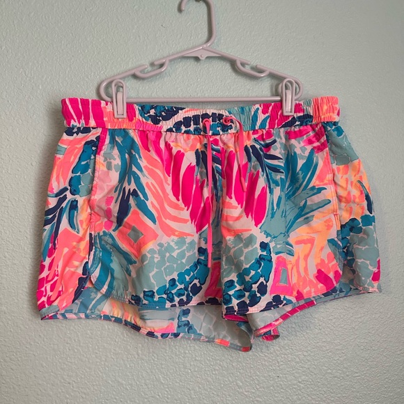 Lily Pulitzer run around shorts size M - Picture 3 of 11